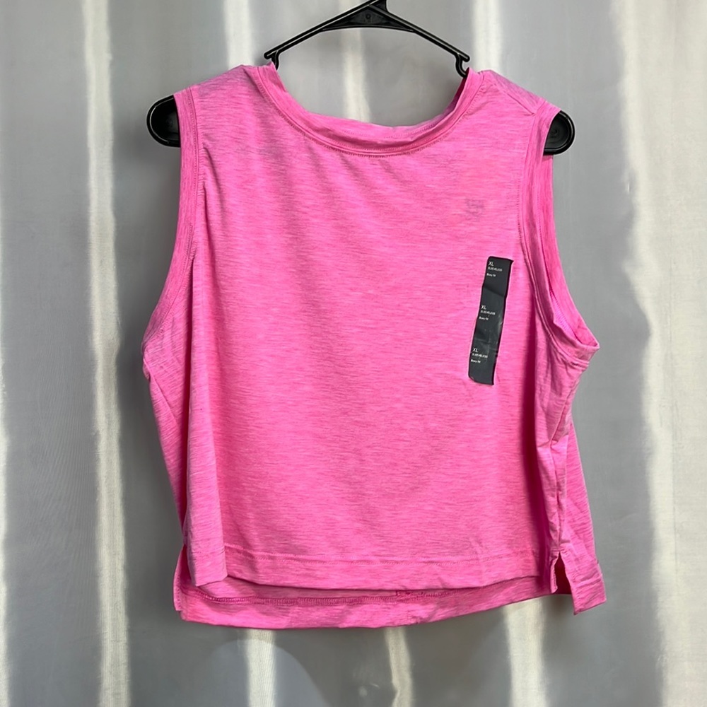 All in motion, sleeveless women’s top